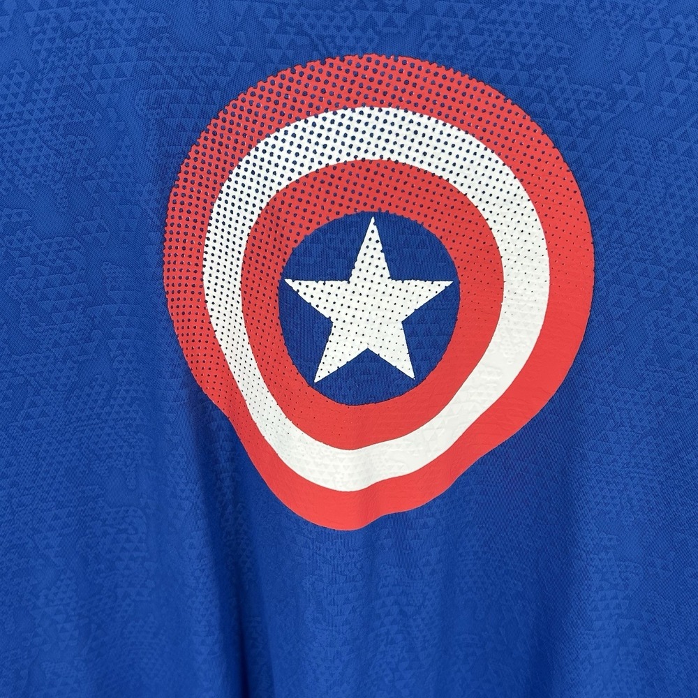 Marvel Captain America Shield Graphic Tee Blue Size‎ Medium Athletic Shirt